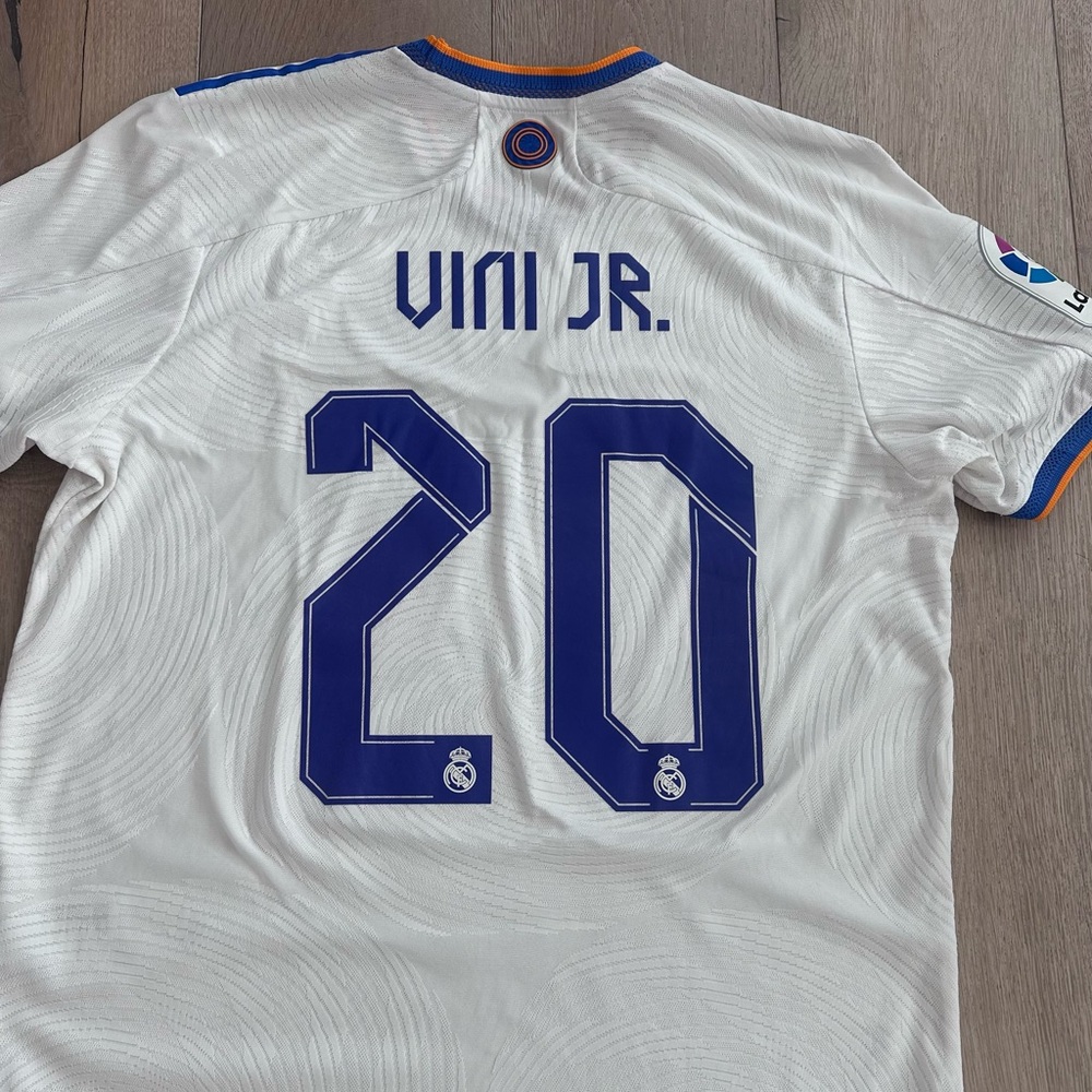 2021-2022 Real Madrid Home La Liga Kit Player Version Vini Jr Size Large - Picture 2 of 7